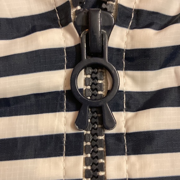 Like NEW Zara packable rain jacket 18-24m - Picture 4 of 6